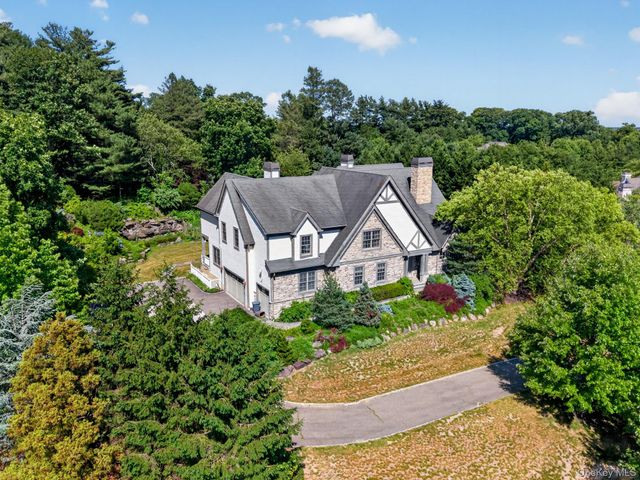 5 Westgate Road, Muttontown, NY 11791