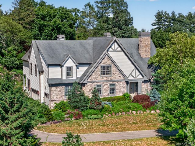 5 Westgate Road, Muttontown, NY 11791
