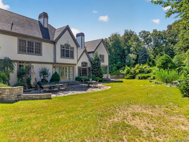 5 Westgate Road, Muttontown, NY 11791