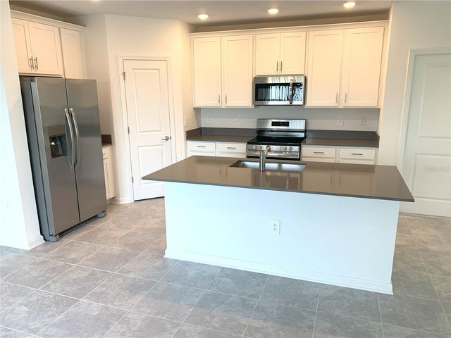 2731 RUNNERS CIRCLE, Clermont, FL 34714