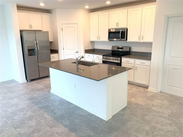 2731 RUNNERS CIRCLE, Clermont, FL 34714