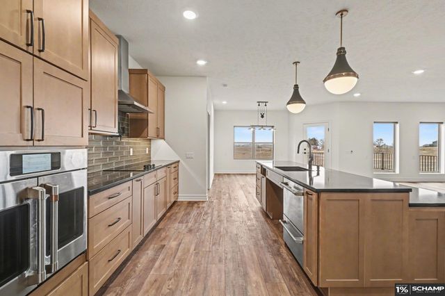 17270 Lynn Crest Lane, Springfield, NE 68059