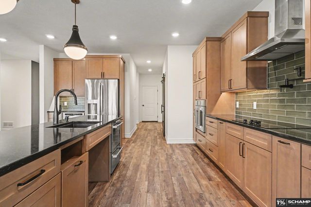 17270 Lynn Crest Lane, Springfield, NE 68059