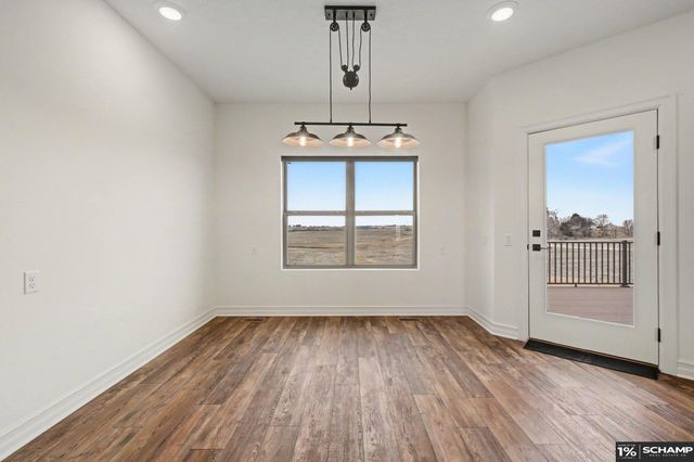 17270 Lynn Crest Lane, Springfield, NE 68059