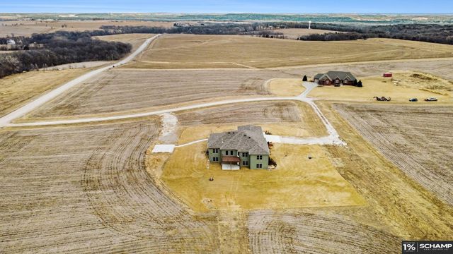 17270 Lynn Crest Lane, Springfield, NE 68059