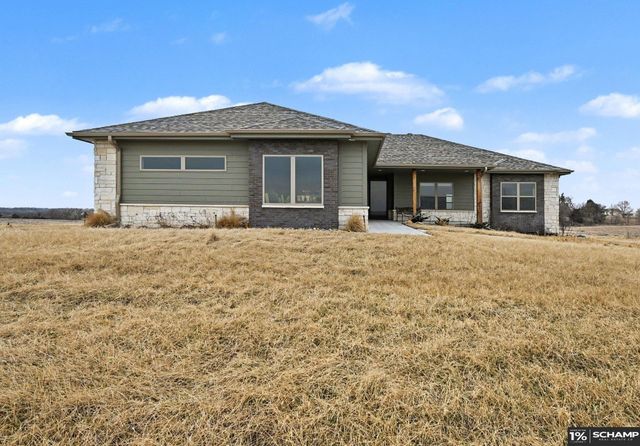 17270 Lynn Crest Lane, Springfield, NE 68059