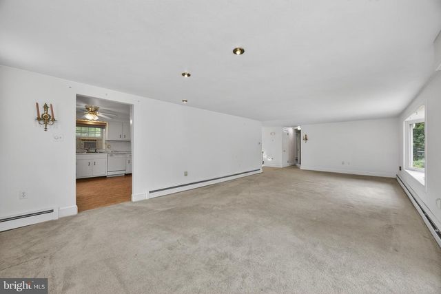 40 2ND ST, Schwenksville, PA 19473