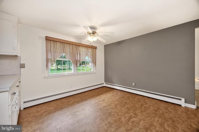 40 2ND ST, Schwenksville, PA 19473