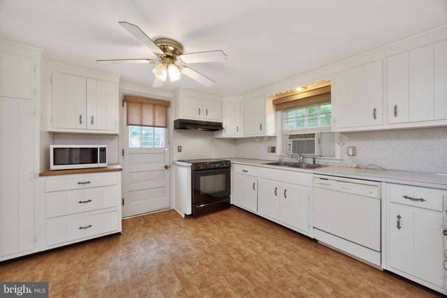 40 2ND ST, Schwenksville, PA 19473
