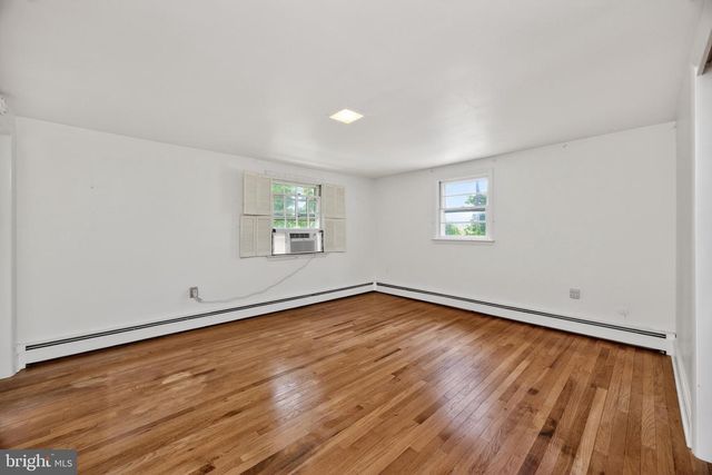 40 2ND ST, Schwenksville, PA 19473