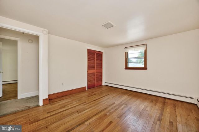 40 2ND ST, Schwenksville, PA 19473