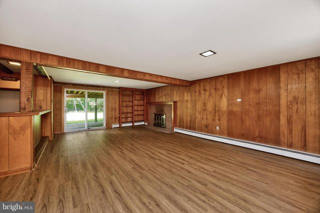 40 2ND ST, Schwenksville, PA 19473
