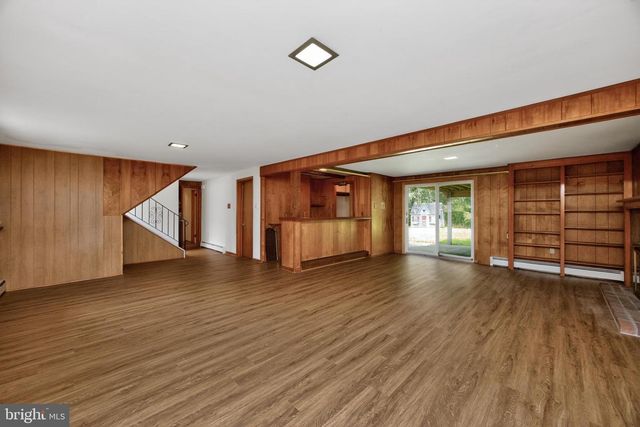 40 2ND ST, Schwenksville, PA 19473