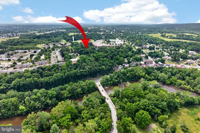 40 2ND ST, Schwenksville, PA 19473