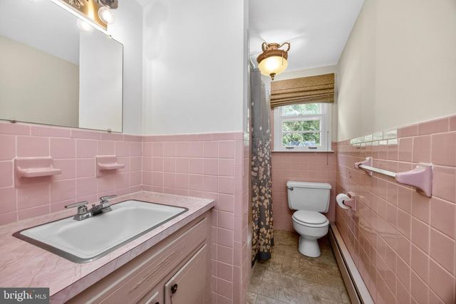 40 2ND ST, Schwenksville, PA 19473