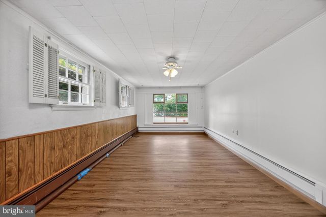 40 2ND ST, Schwenksville, PA 19473