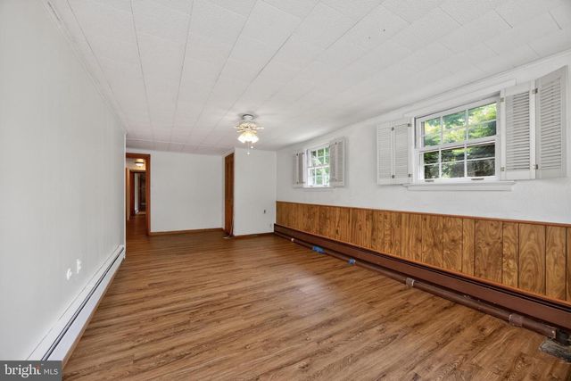 40 2ND ST, Schwenksville, PA 19473