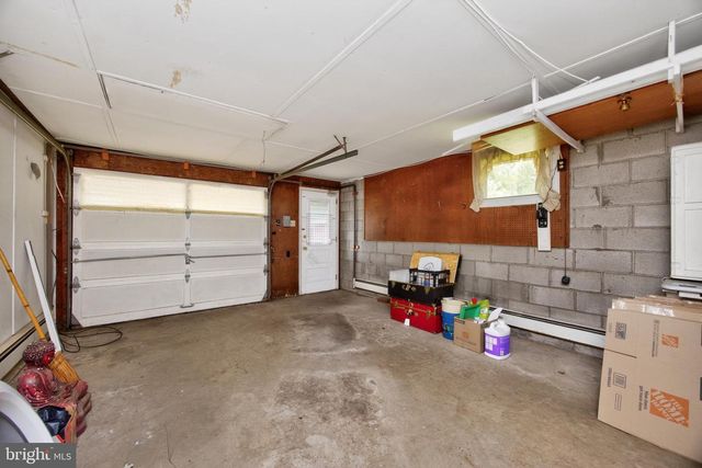 40 2ND ST, Schwenksville, PA 19473