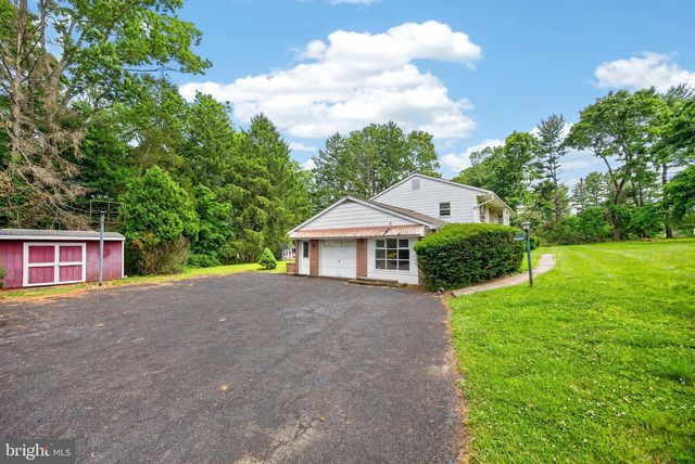 40 2ND ST, Schwenksville, PA 19473