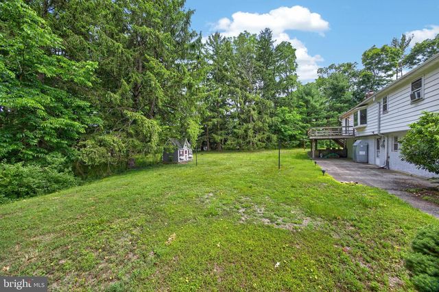 40 2ND ST, Schwenksville, PA 19473