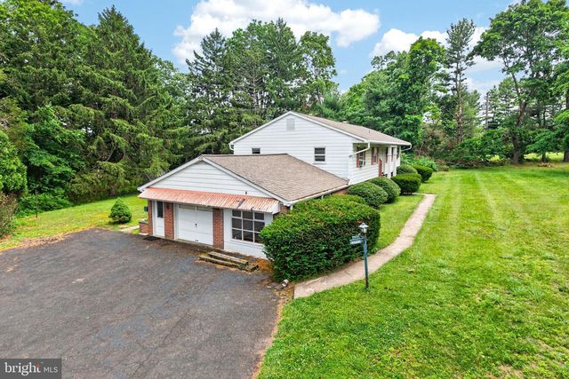 40 2ND ST, Schwenksville, PA 19473
