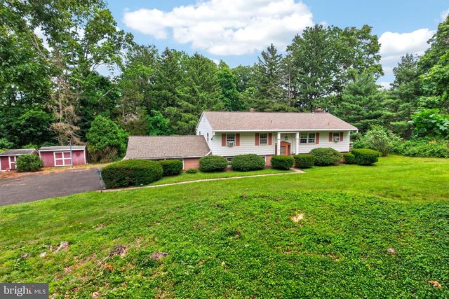 40 2ND ST, Schwenksville, PA 19473