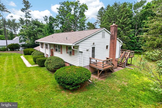 40 2ND ST, Schwenksville, PA 19473