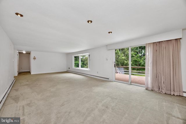 40 2ND ST, Schwenksville, PA 19473