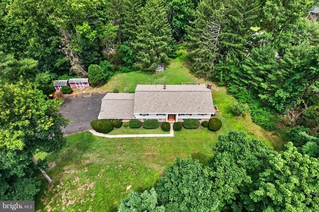 40 2ND ST, Schwenksville, PA 19473