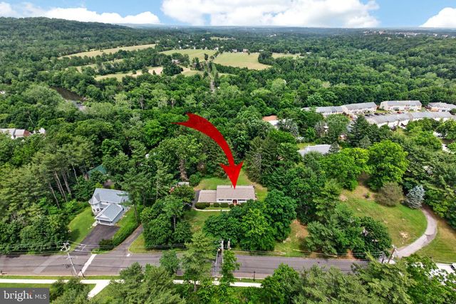 40 2ND ST, Schwenksville, PA 19473
