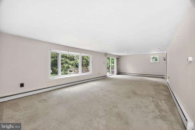 40 2ND ST, Schwenksville, PA 19473