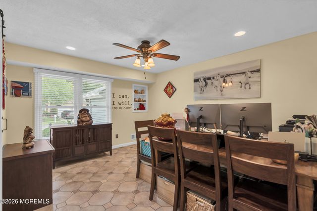21 Concord Circle, Howell, NJ 07731