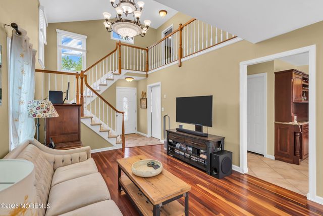 21 Concord Circle, Howell, NJ 07731