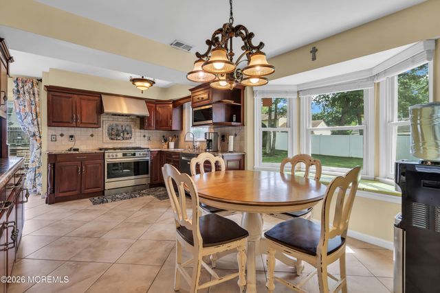21 Concord Circle, Howell, NJ 07731