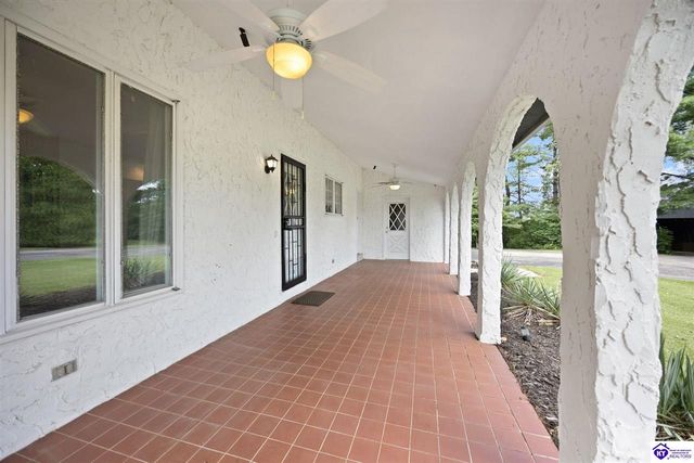 100 Roundtop Road, Elizabethtown, KY 42701