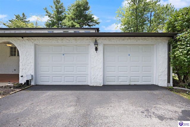 100 Roundtop Road, Elizabethtown, KY 42701