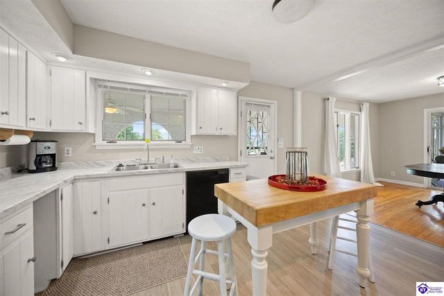 100 Roundtop Road, Elizabethtown, KY 42701