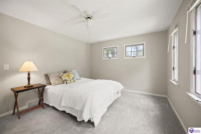 100 Roundtop Road, Elizabethtown, KY 42701