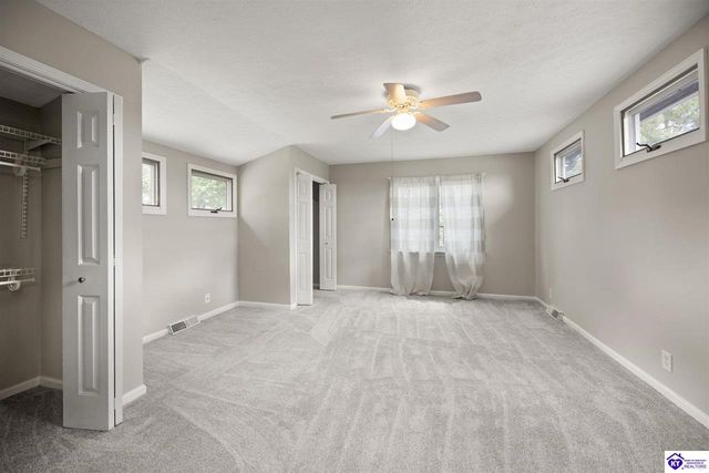 100 Roundtop Road, Elizabethtown, KY 42701