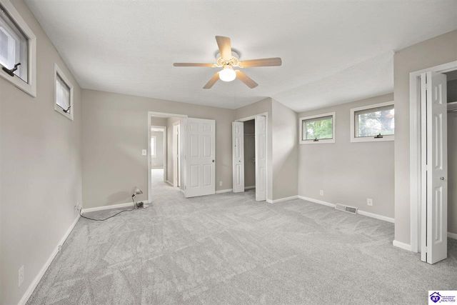 100 Roundtop Road, Elizabethtown, KY 42701