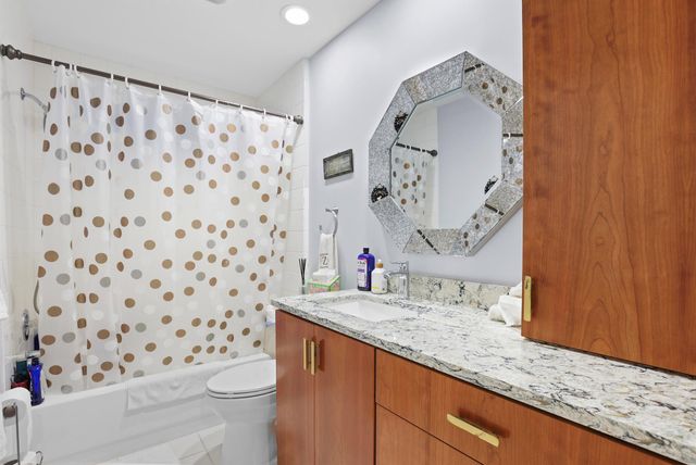 2404 Pin Oak Court, Palm Beach Gardens, FL 33410