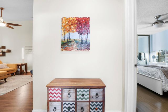 2404 Pin Oak Court, Palm Beach Gardens, FL 33410