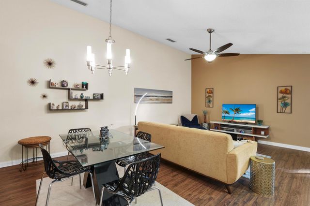 2404 Pin Oak Court, Palm Beach Gardens, FL 33410