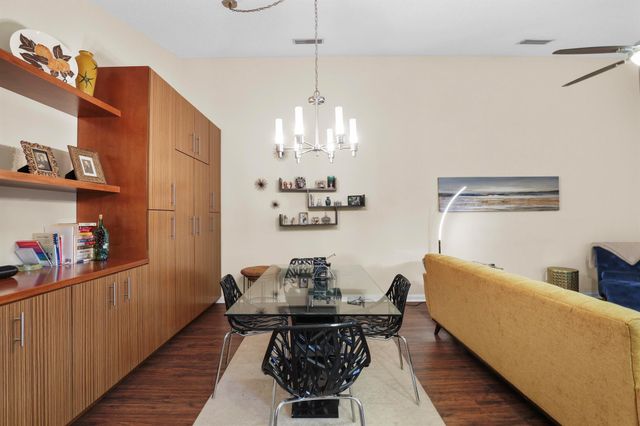 2404 Pin Oak Court, Palm Beach Gardens, FL 33410