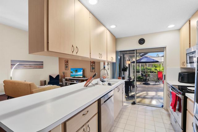 2404 Pin Oak Court, Palm Beach Gardens, FL 33410