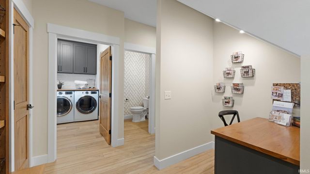 5272 Greyson Heights Drive, Auburn, IN 46706