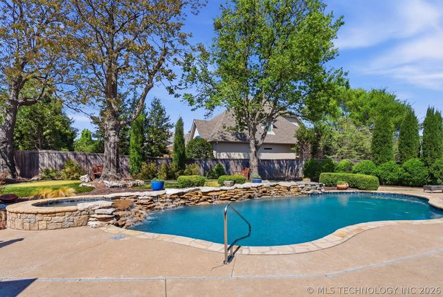 1113 W 108th Place S, Jenks, OK 74037