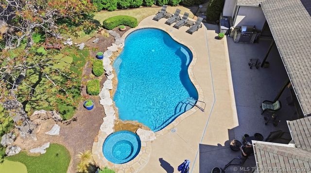 1113 W 108th Place S, Jenks, OK 74037