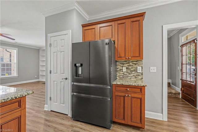 8 Viburnum Lane, Greensboro, NC 27455