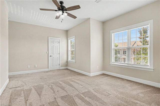 8 Viburnum Lane, Greensboro, NC 27455